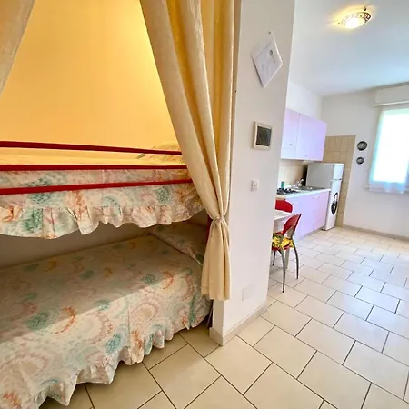 Lägenhet In Mit Kleinem Balkon Lido delle Nazioni
