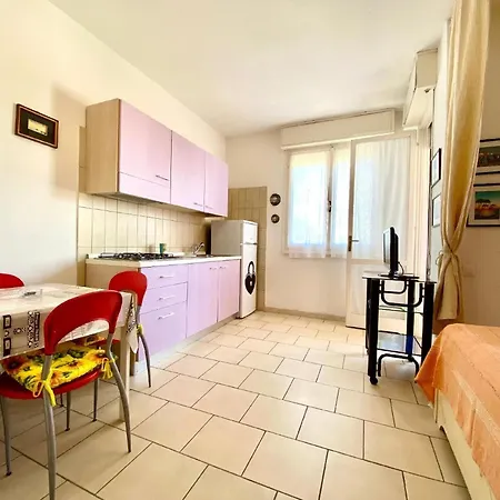 In Mit Kleinem Balkon
